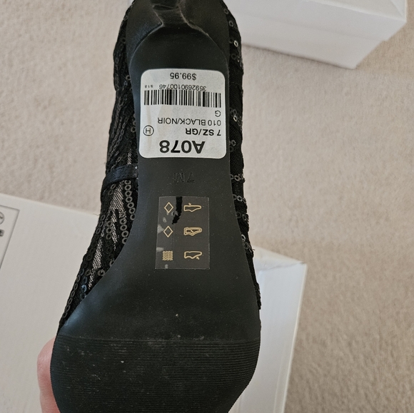 Le Chateau Mesh Heels - Picture 3 of 4